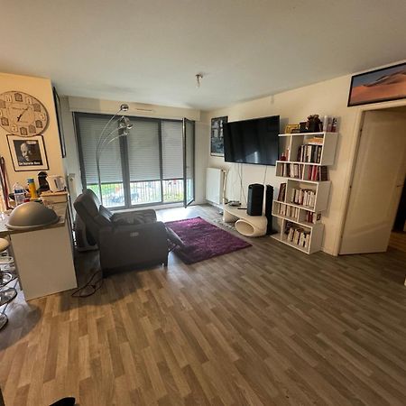 Jolie Chambre A Nanterre Prefecture Proche La Defense Arena Campus Sncf Et Paris Екстериор снимка