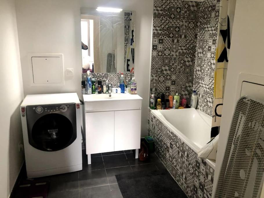 Jolie Chambre A Nanterre Prefecture Proche La Defense Arena Campus Sncf Et Paris Екстериор снимка